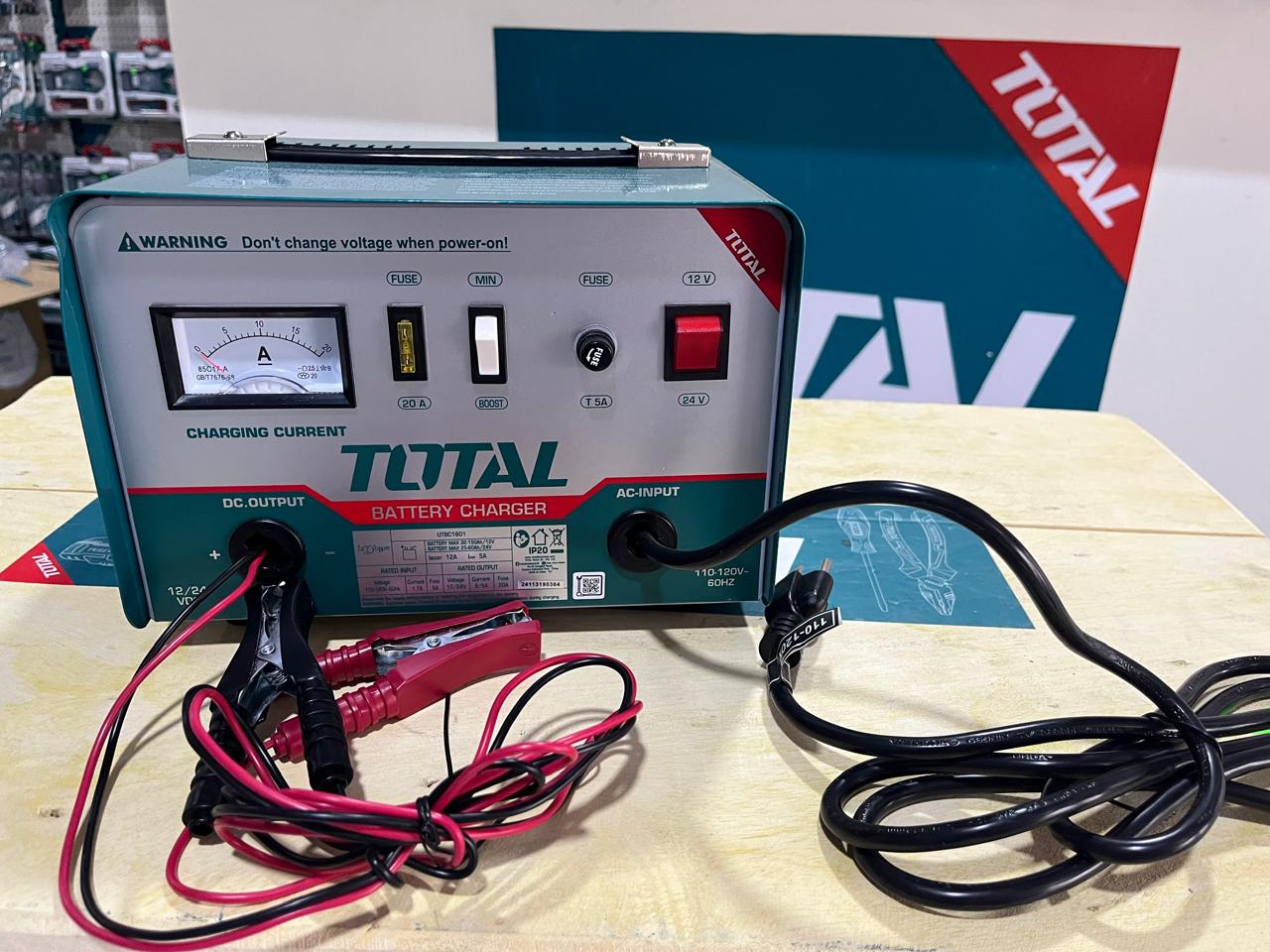 CARGADOR DE BATERIA UTBC1601